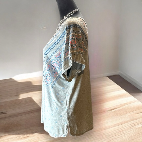 Democracy Gray V-Neck Peasant Boho Cowgirl Top Aztec Southwestern Print Sz Large - Picture 2 of 7